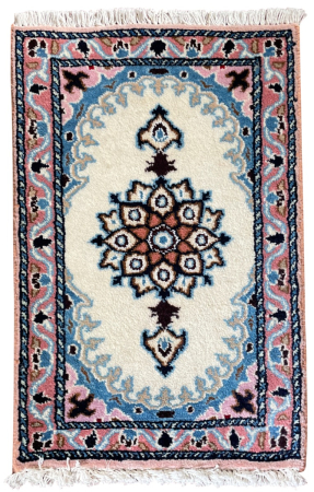 Naein Wool Hand Knotted Persian Rug