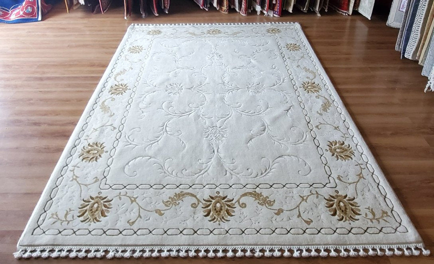 Ciragan Ivory Hand Knotted Rug-Area rug for living room, dining area, and bedroom