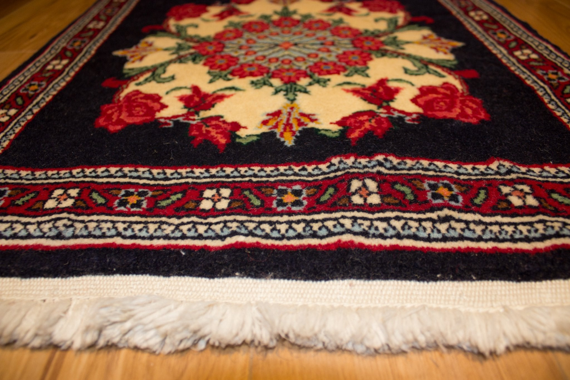 Sarough Hand Knotted Square Rug 1'8