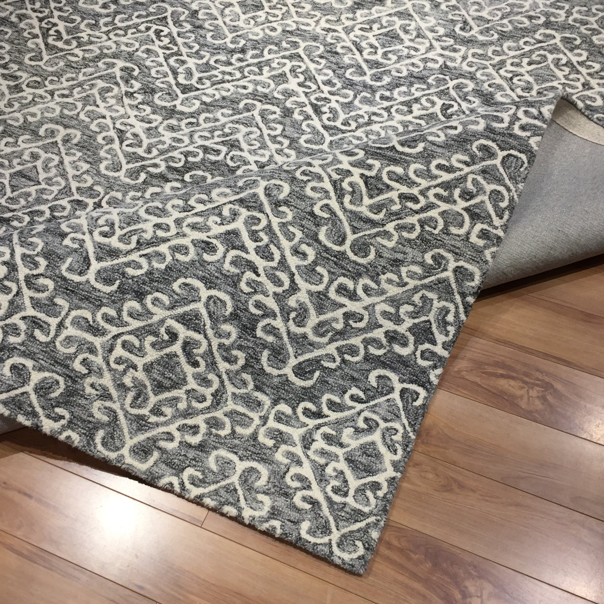 Victoria Loop Hooked Style Hand Tufted Rug-Area rug for living room, dining area, and bedroom
