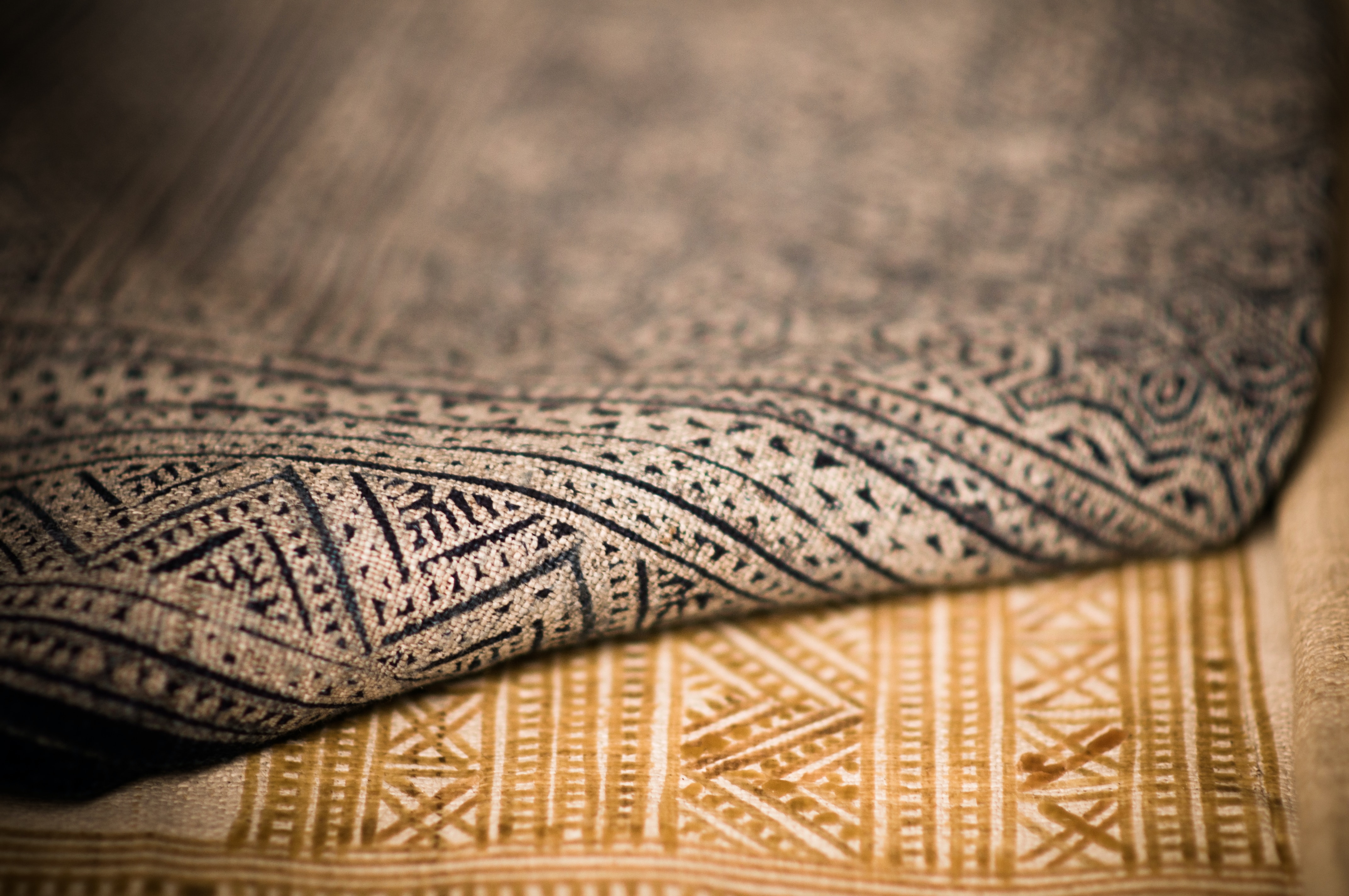 The Allure of Indian Rugs: A Comprehensive Guide to Indian Handicraft